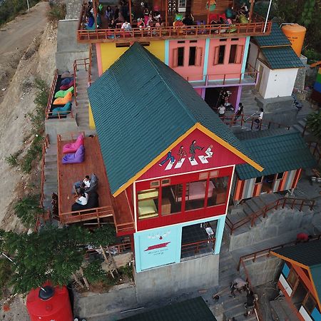 One Tree Hill - Hostel Labuan Bajo Εξωτερικό φωτογραφία