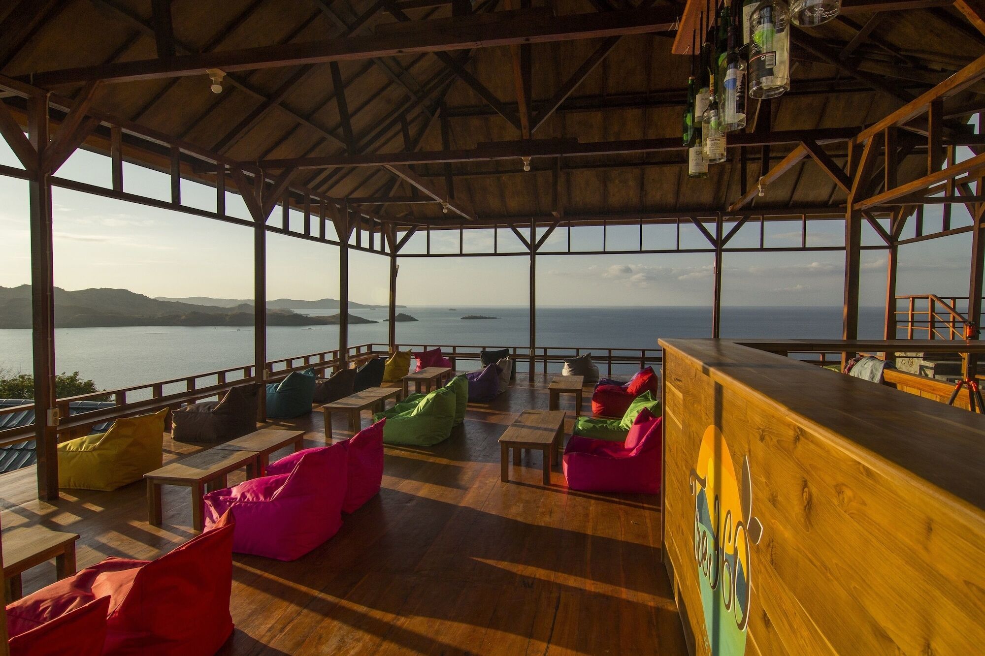 One Tree Hill - Hostel Labuan Bajo Εξωτερικό φωτογραφία